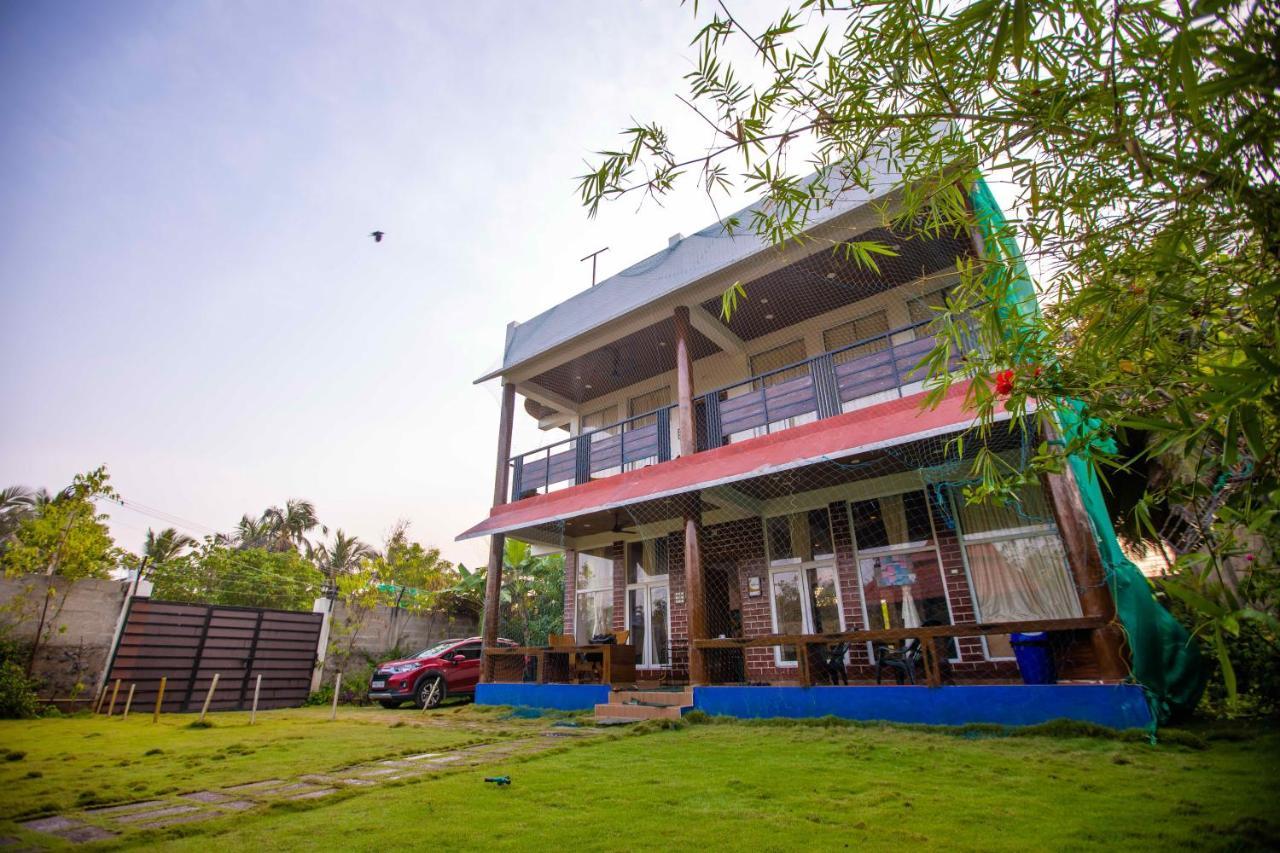 Waves Beach House Pondicherry Exteriör bild