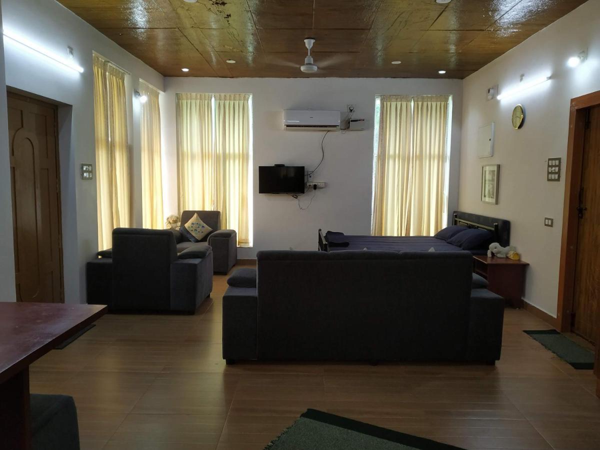 Waves Beach House Pondicherry Exteriör bild
